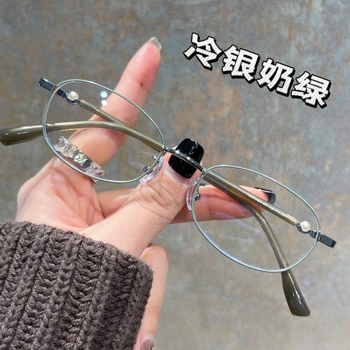 復(fù)古文藝之選 細框金屬眼鏡架的清雅魅力